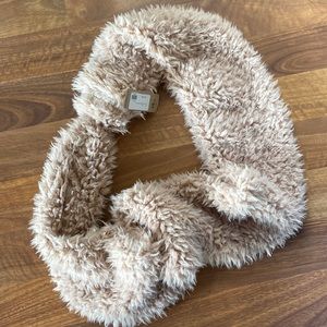 Michael Starr, Sherpa, eternity, scarf and blush